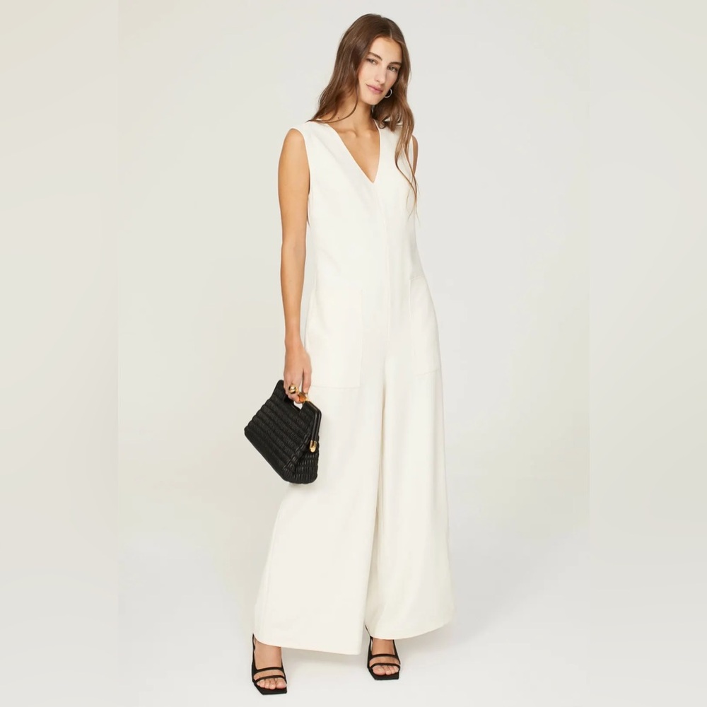 Chic Cream Sleeveless Jumpsuit
